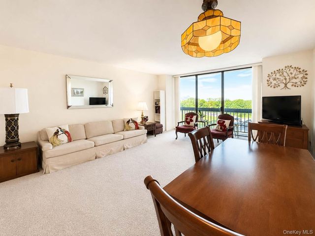 26910 Grand Central Parkway 6T, Floral Park, NY 11005