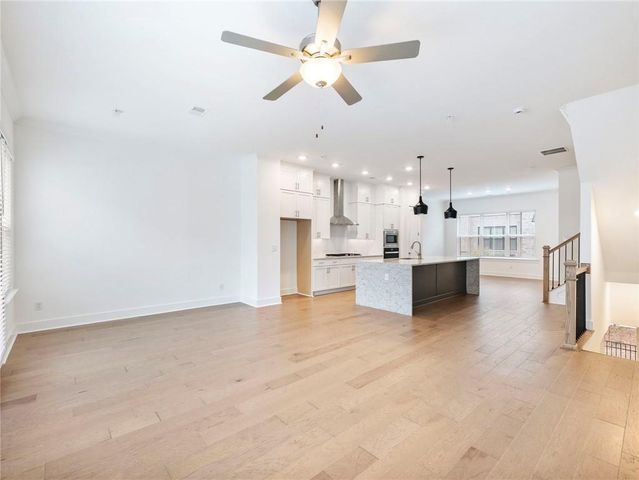 525 Ashbury Drive, Roswell, GA 30076