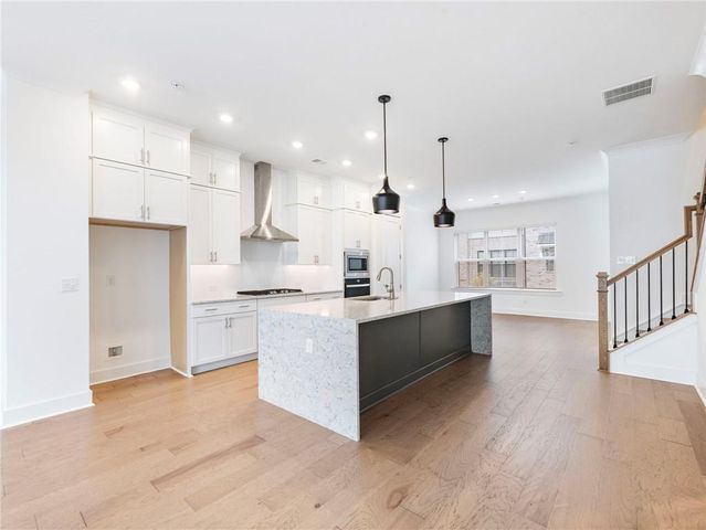 525 Ashbury Drive, Roswell, GA 30076