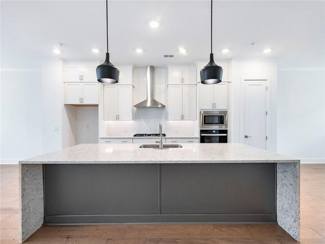 525 Ashbury Drive, Roswell, GA 30076