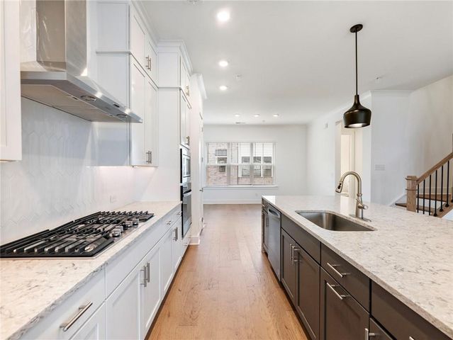 525 Ashbury Drive, Roswell, GA 30076