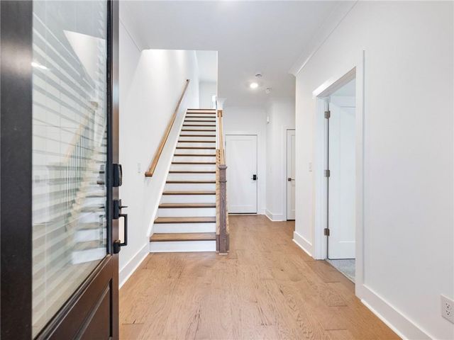 525 Ashbury Drive, Roswell, GA 30076