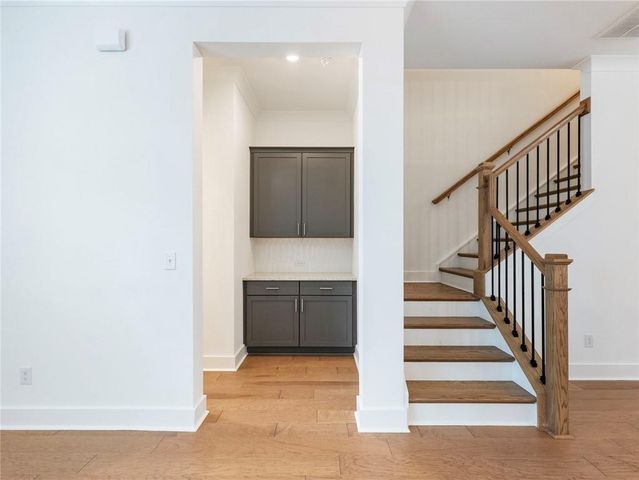 525 Ashbury Drive, Roswell, GA 30076