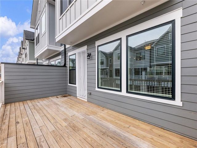 525 Ashbury Drive, Roswell, GA 30076