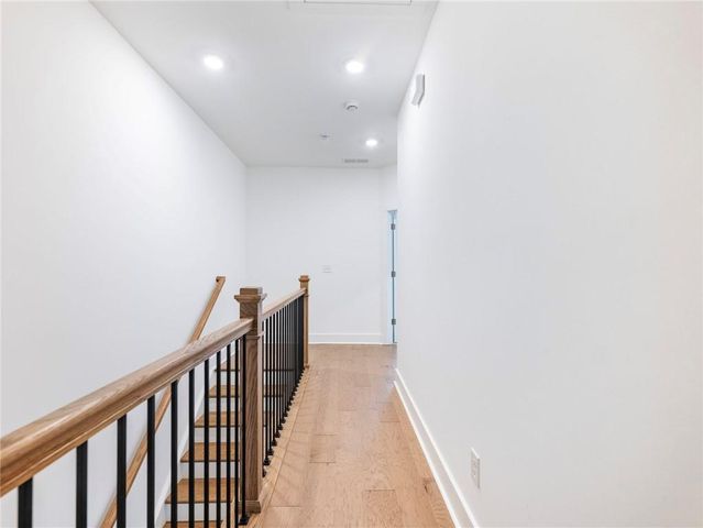 525 Ashbury Drive, Roswell, GA 30076