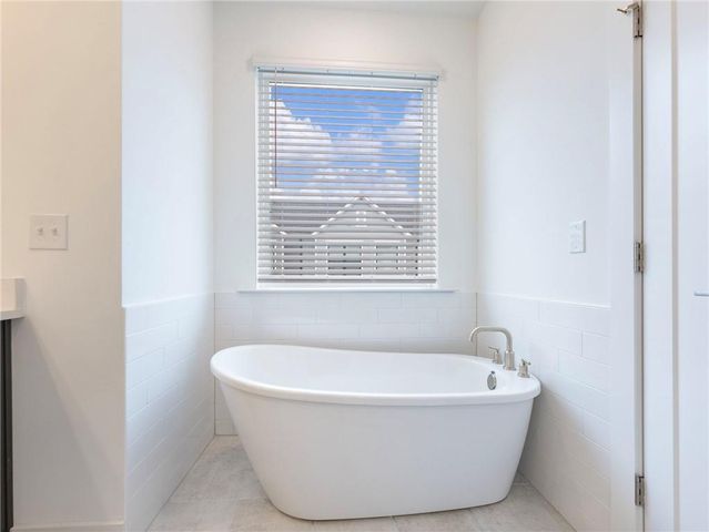 525 Ashbury Drive, Roswell, GA 30076