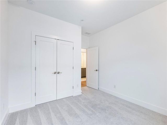 525 Ashbury Drive, Roswell, GA 30076