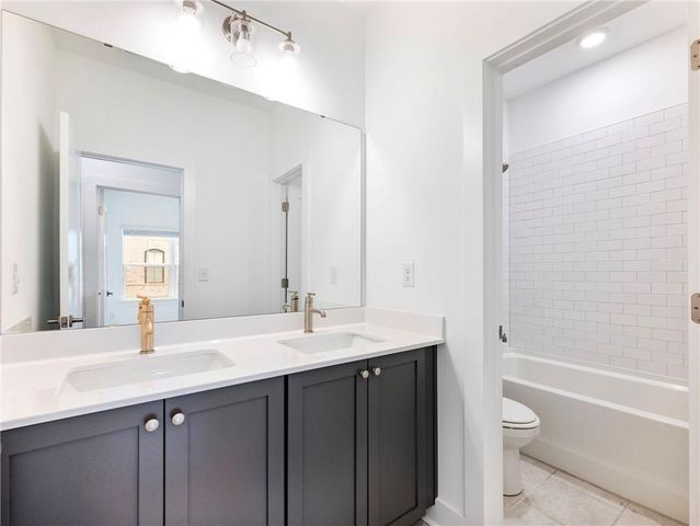 525 Ashbury Drive, Roswell, GA 30076