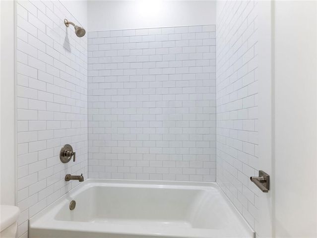 525 Ashbury Drive, Roswell, GA 30076