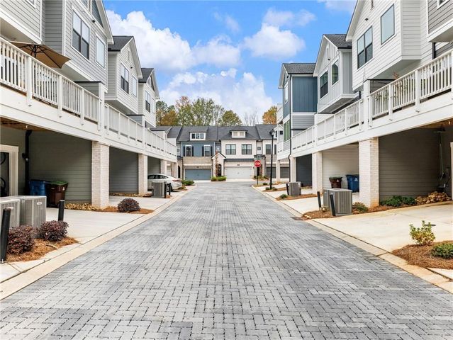 525 Ashbury Drive, Roswell, GA 30076