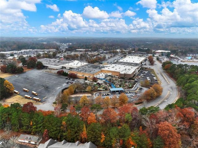 525 Ashbury Drive, Roswell, GA 30076