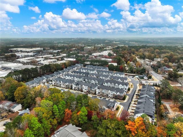 525 Ashbury Drive, Roswell, GA 30076