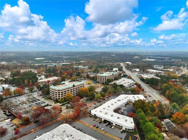 525 Ashbury Drive, Roswell, GA 30076