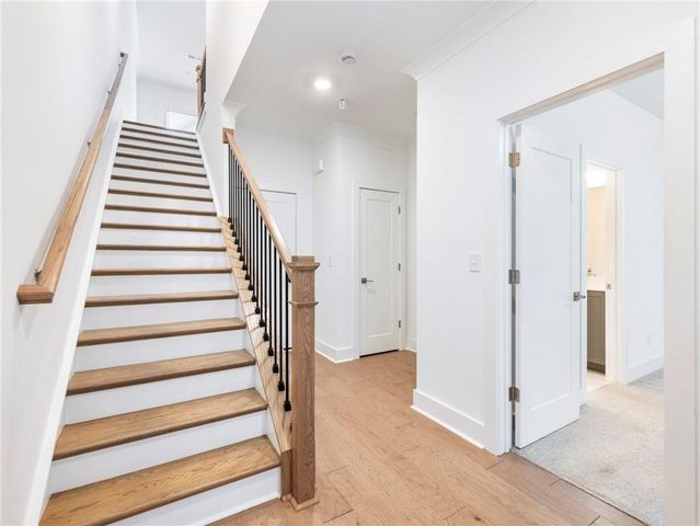 525 Ashbury Drive, Roswell, GA 30076