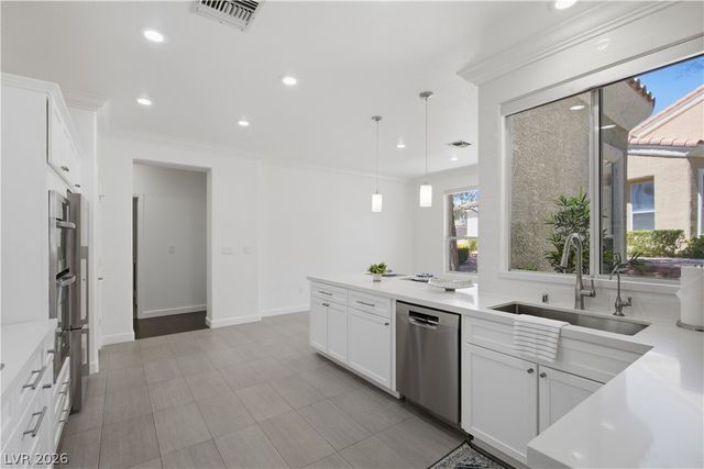 1944 Summer Palm Place 101, Las Vegas, NV 89134