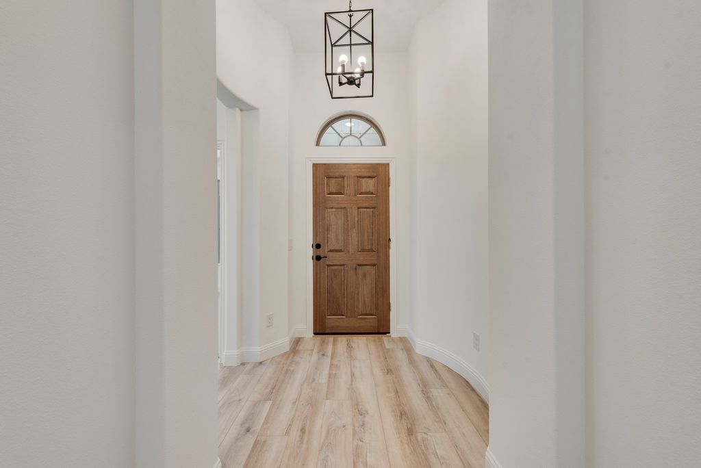 325 Skeen Peak Drive, Springtown, TX 76082 — photo 2