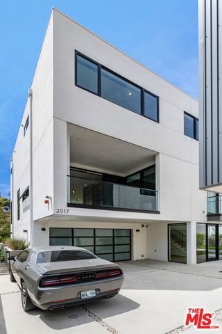 2017 Barry Avenue, Los Angeles, CA 90025
