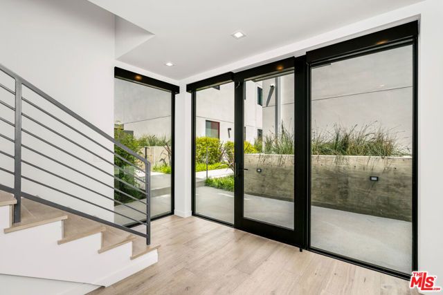 2017 Barry Avenue, Los Angeles, CA 90025