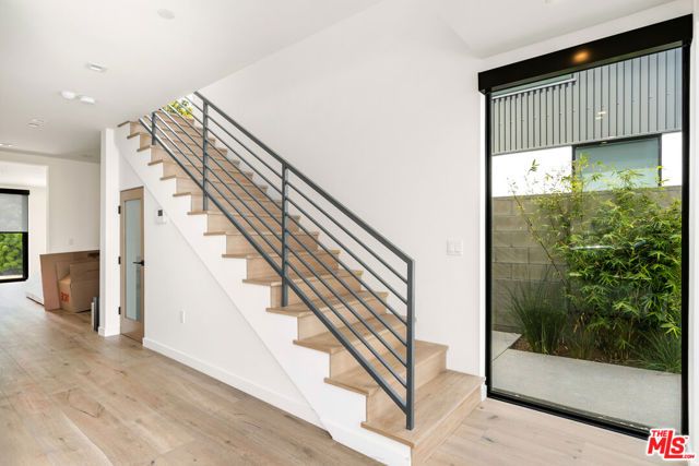 2017 Barry Avenue, Los Angeles, CA 90025