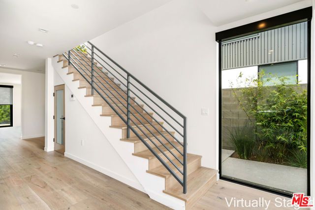 2017 Barry Avenue, Los Angeles, CA 90025