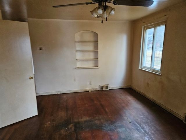 1808 Ridge Ave, Coraopolis, PA 15108