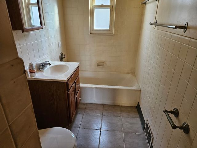 1808 Ridge Ave, Coraopolis, PA 15108