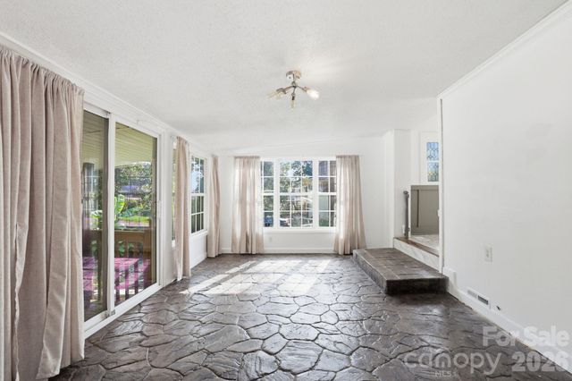 200 Feimster Street, Statesville, NC 28677