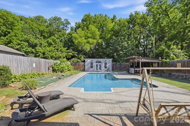 200 Feimster Street, Statesville, NC 28677