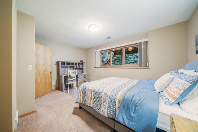 2119 CLOUDVIEW COURT, Appleton, WI 54914