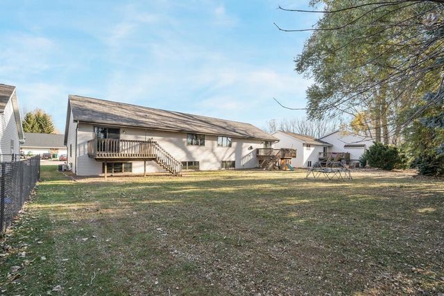 2119 CLOUDVIEW COURT, Appleton, WI 54914