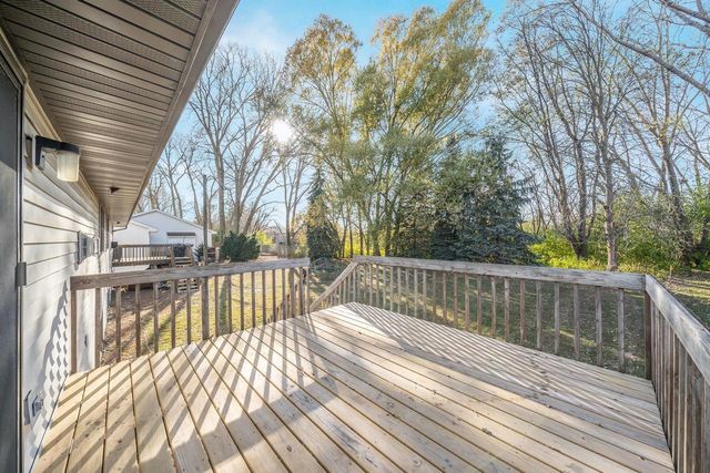 2119 CLOUDVIEW COURT, Appleton, WI 54914