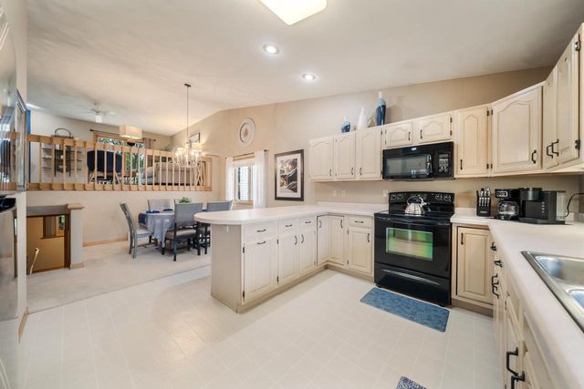 2119 CLOUDVIEW COURT, Appleton, WI 54914