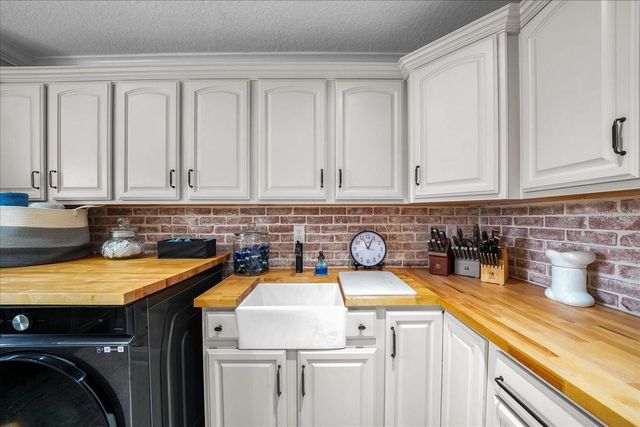 2323 SE 18TH CIRCLE, Ocala, FL 34471