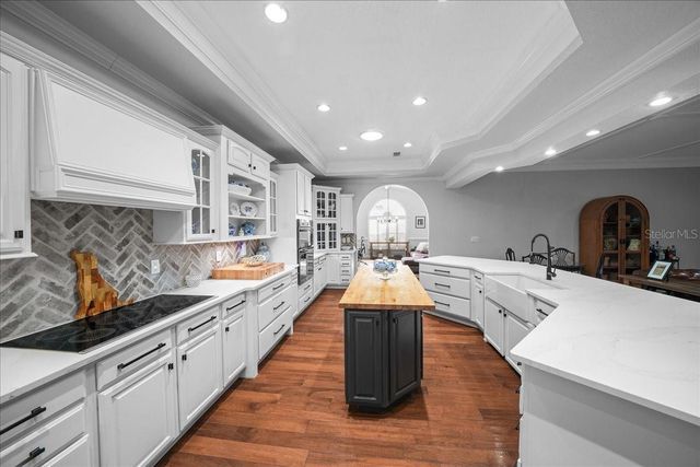 2323 SE 18TH CIRCLE, Ocala, FL 34471