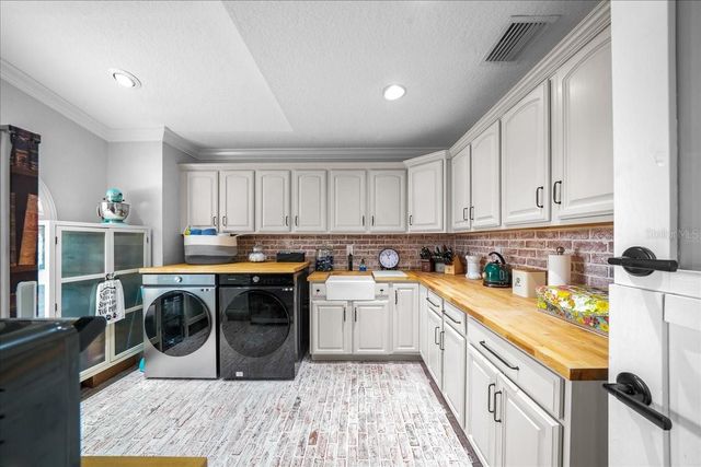 2323 SE 18TH CIRCLE, Ocala, FL 34471