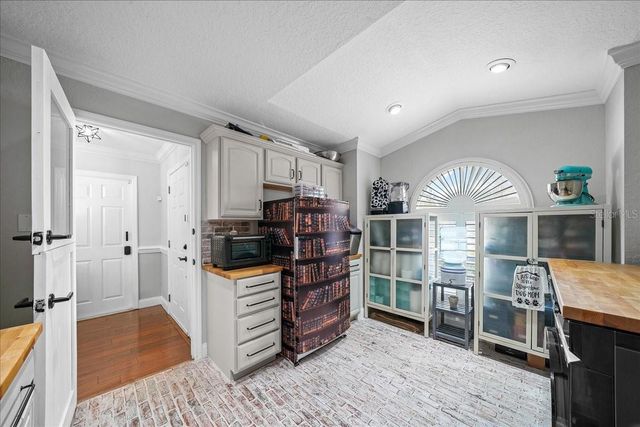 2323 SE 18TH CIRCLE, Ocala, FL 34471