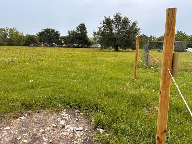 2933 Indiana Street, Fresno, TX 77545