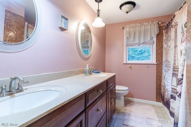545 Oakridge Drive, Youngstown, OH 44512
