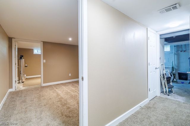 545 Oakridge Drive, Youngstown, OH 44512