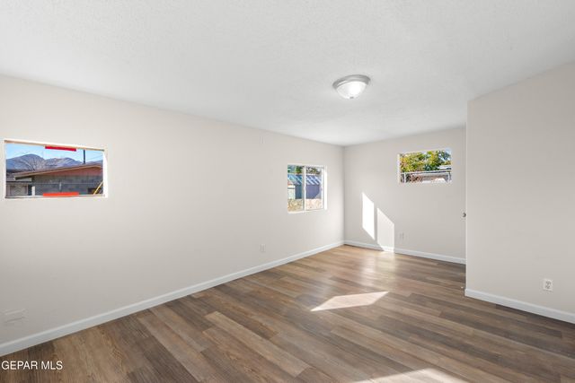 9323 HOLLINGS Street, El Paso, TX 79924