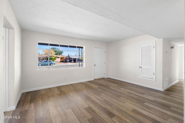 9323 HOLLINGS Street, El Paso, TX 79924