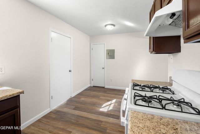 9323 HOLLINGS Street, El Paso, TX 79924