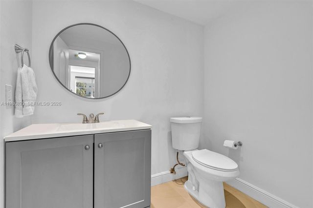 9381 E Bay Harbor Dr 202s, Bay Harbor Islands, FL 33154