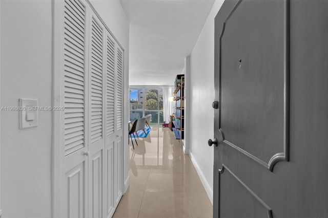 9381 E Bay Harbor Dr 202s, Bay Harbor Islands, FL 33154