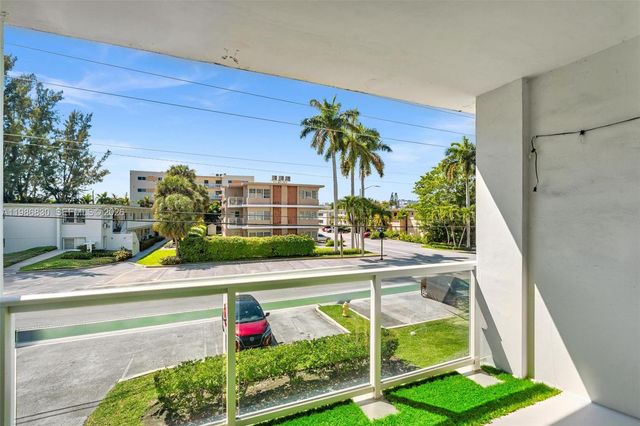 9381 E Bay Harbor Dr 202s, Bay Harbor Islands, FL 33154