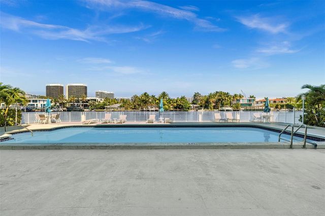 9381 E Bay Harbor Dr 202s, Bay Harbor Islands, FL 33154