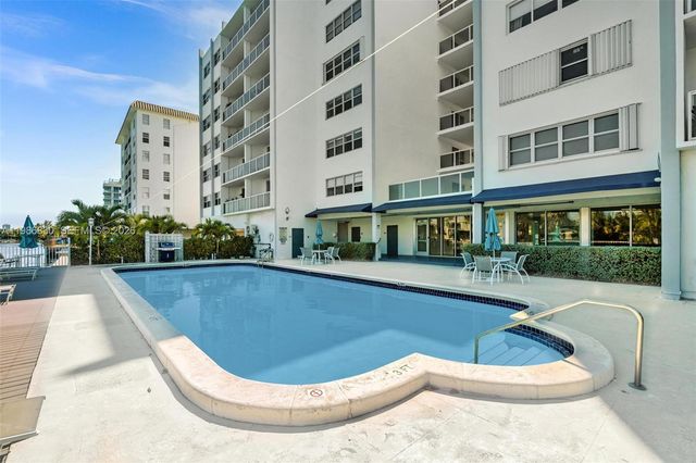 9381 E Bay Harbor Dr 202s, Bay Harbor Islands, FL 33154