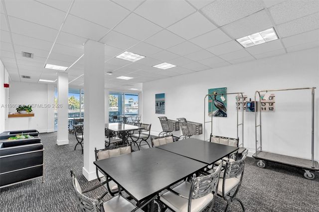 9381 E Bay Harbor Dr 202s, Bay Harbor Islands, FL 33154