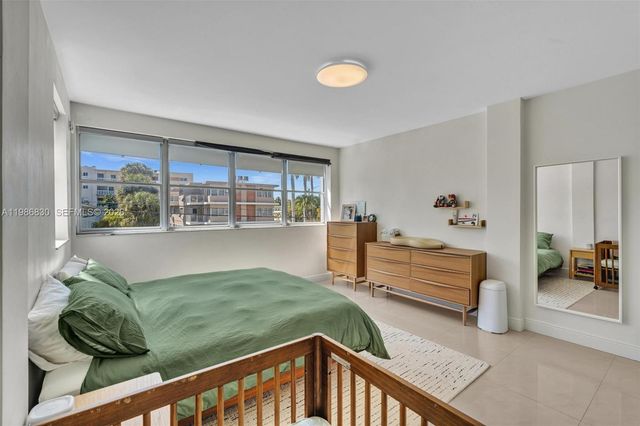 9381 E Bay Harbor Dr 202s, Bay Harbor Islands, FL 33154