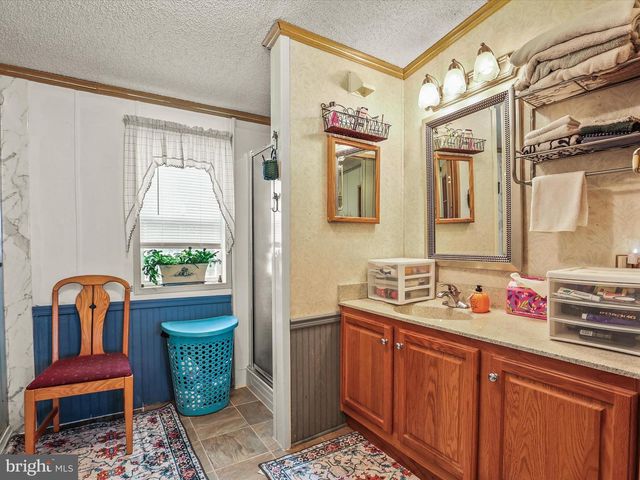 732 LAURA LN, York, PA 17402